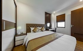 Phong Lan Building And Apartments